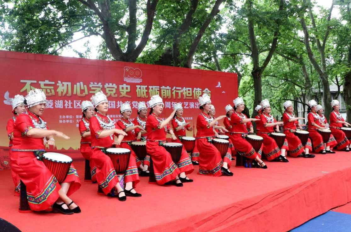 海南省第七届人民代表大会第三次会议“代表通道”开启